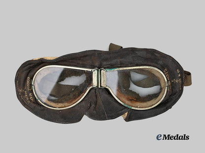united_kingdom._a_first_war_r_f_c_flying_goggle_mask,_mk_i_i_e_medals__g_b8364_2