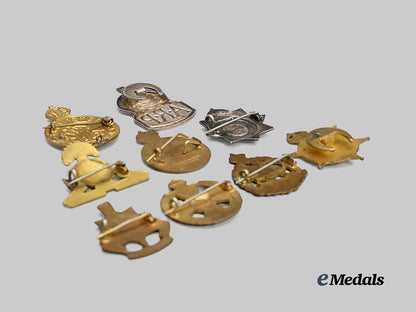 united_kingdom._a_lot_of9_pins_e_medals__g_b8370_4