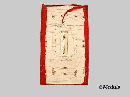 united_kingdom._a_set_of_royal_fusiliers_insignia_e_medals__g_b8380_8