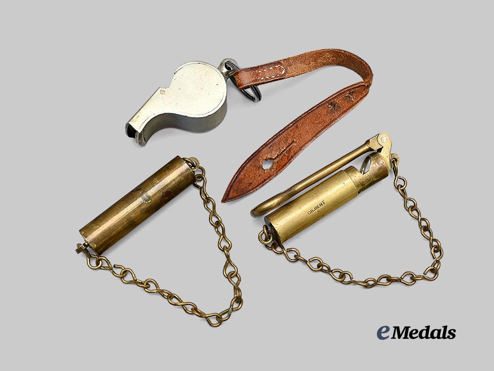united_kingdom._two_first_war_folding_borescopes_and_a1901_acme_whistle_e_medals__g_b8399_3