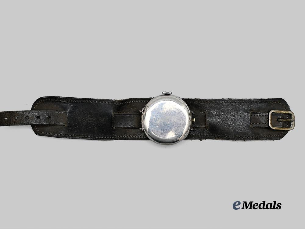united_kingdom._a_first_war_trench_wristlet_watch_e_medals__g_b8402_2