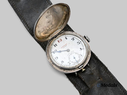 united_kingdom._a_first_war_trench_wristlet_watch_e_medals__g_b8402_4