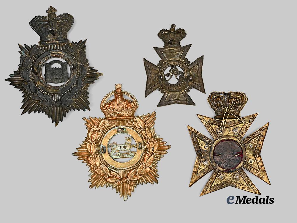 united_kingdom._a_lot_of_four_helmet_plates_e_medals__g_b8441_3