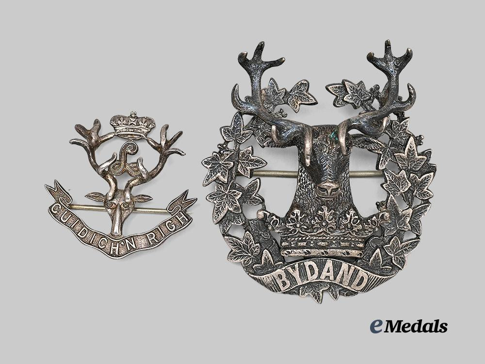 united_kingdom._a_pair_of_sterling_silver_highlander_badges_e_medals__g_b8446_2