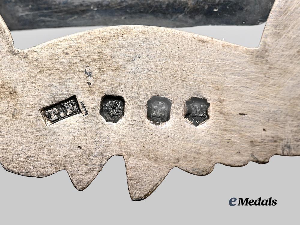 united_kingdom._a_pair_of_sterling_silver_highlander_badges_e_medals__g_b8446_5