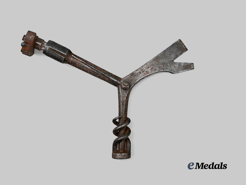 united_kingdom._an_enfield_rifle_musket_private’s_tool_e_medals__g_b8466_4
