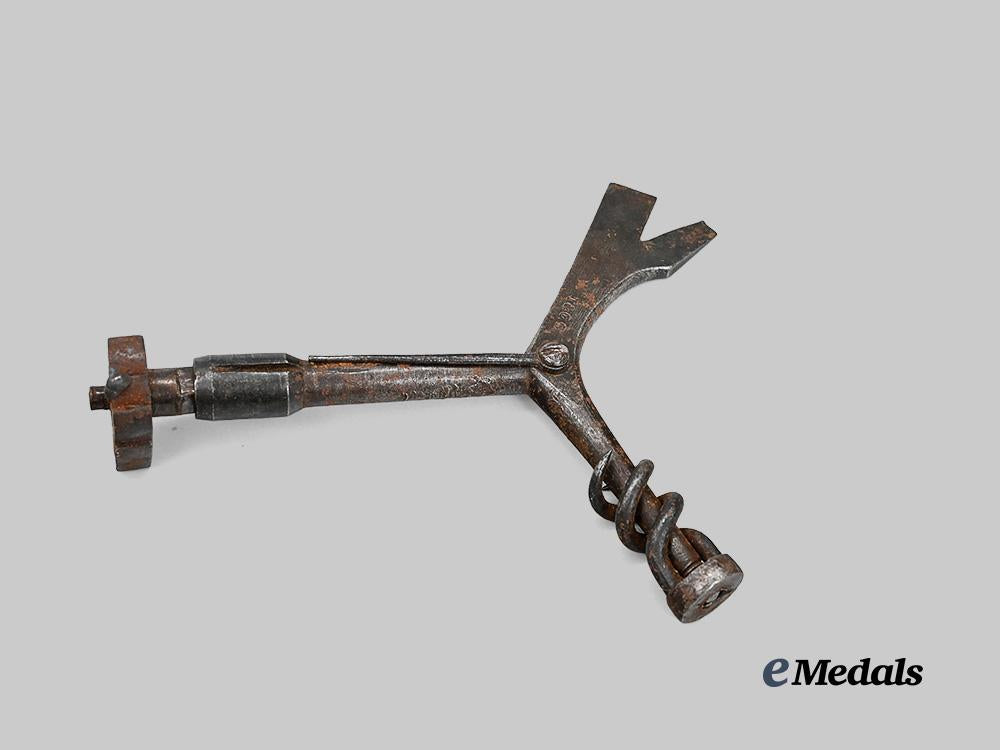 united_kingdom._an_enfield_rifle_musket_private’s_tool_e_medals__g_b8466_5