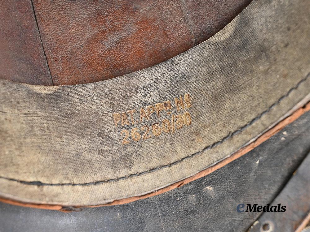 united_kingdom._a_late19th_century_scottish_fireman's_helmet,_by_jas._hendry_ltd_e_medals__g_b8516_10