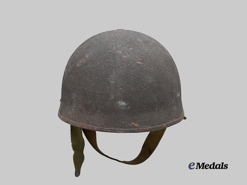 united_kingdom._an_armoured_vehicle_crew_helmet1943_e_medals__g_b8519_2
