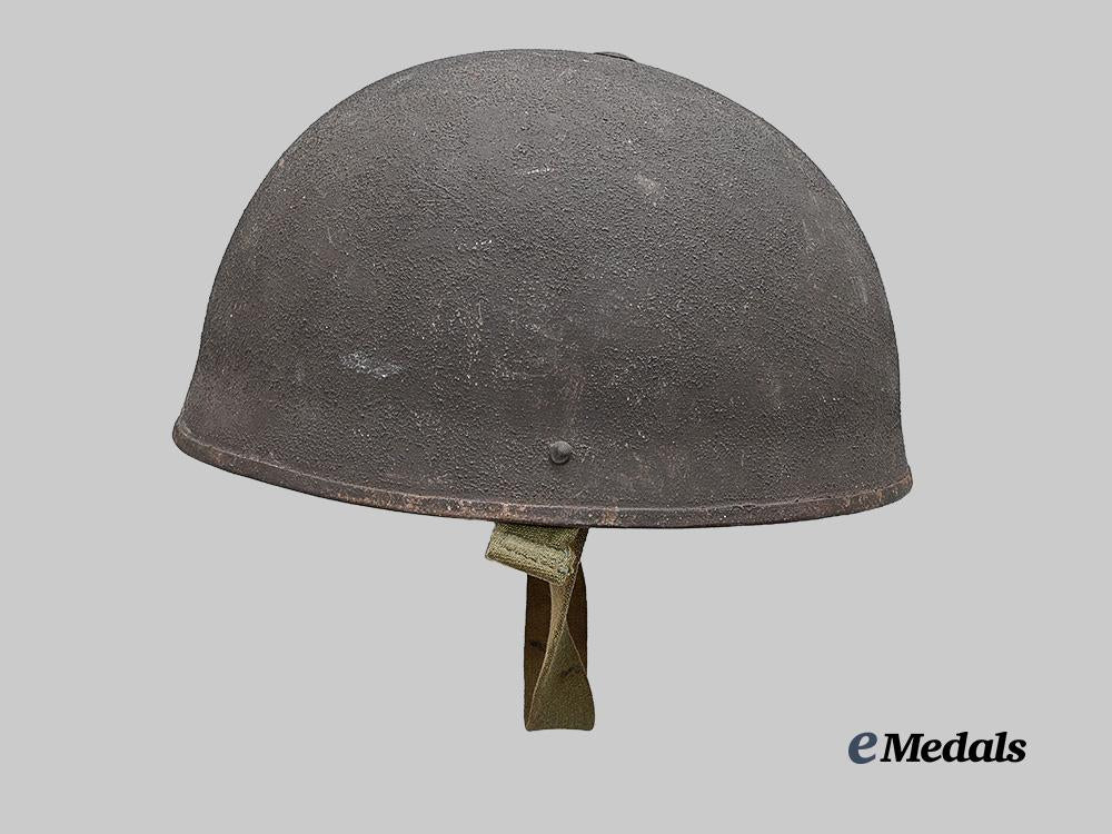 united_kingdom._an_armoured_vehicle_crew_helmet1943_e_medals__g_b8519_4