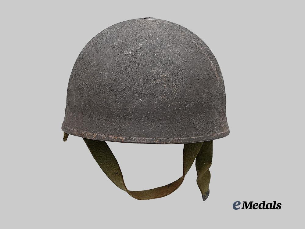 united_kingdom._an_armoured_vehicle_crew_helmet1943_e_medals__g_b8519_5