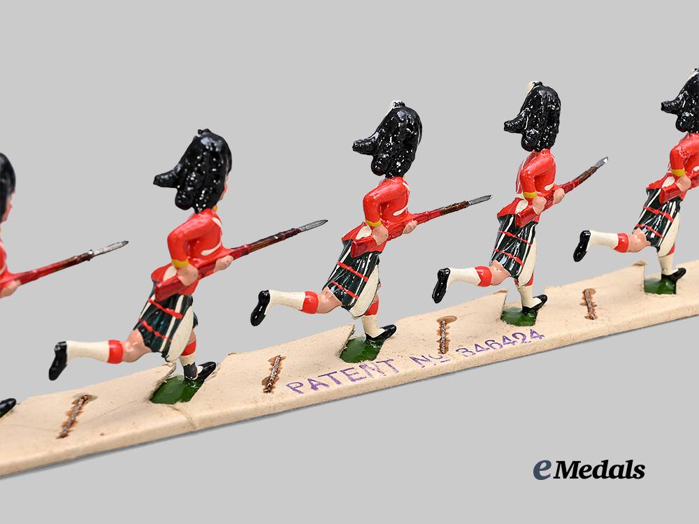united_kingdom._the_black_watch_toy_soldiers_no.11,_by_w._britains_e_medals__g_b8522_8