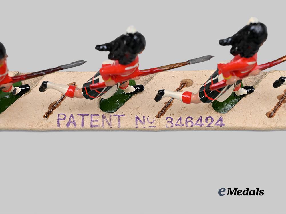 united_kingdom._the_black_watch_toy_soldiers_no.11,_by_w._britains_e_medals__g_b8522_9