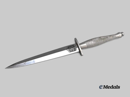 united_kingdom._a2nd_pattern_fairbairn_sykes_fighting_knife_e_medals__g_b8543_4