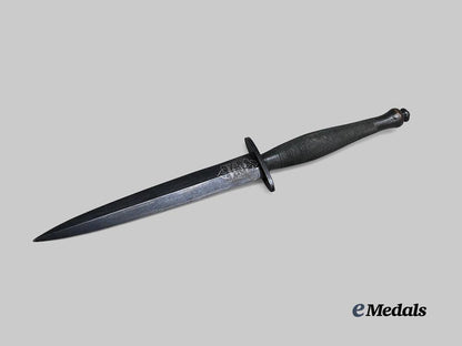 united_kingdom._a_type_i_i_i(2nd_pattern)_fairbairn_sykes_fighting_knife_e_medals__g_b8544_4