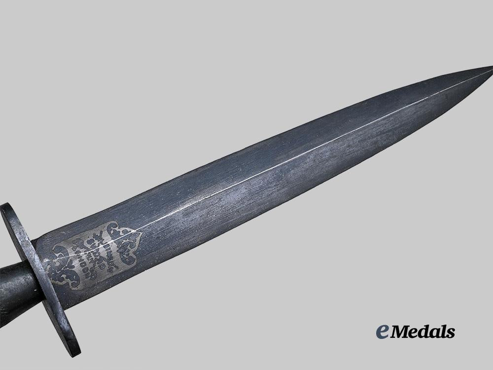 united_kingdom._a_type_i_i_i(2nd_pattern)_fairbairn_sykes_fighting_knife_e_medals__g_b8544_8