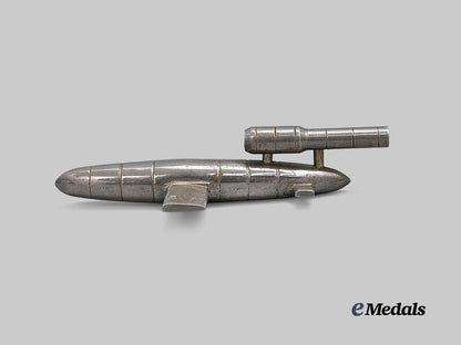 united_kingdom._a_wartime_model_of_the_v1_flying_bomb_e_medals__g_b8545_6