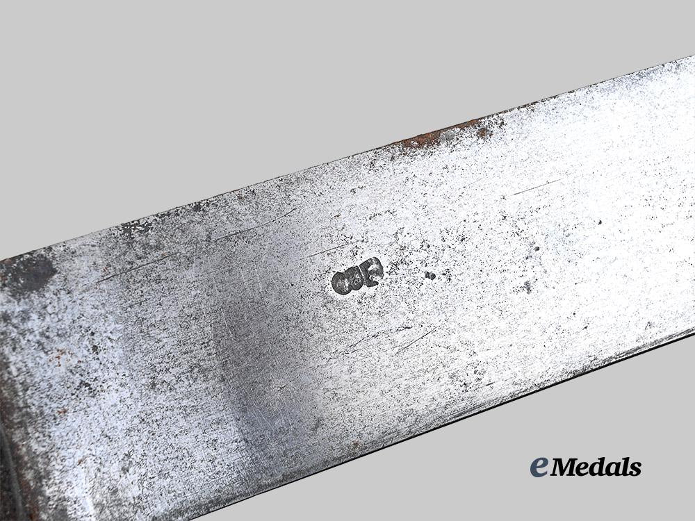 united_kingdom._a_pattern1804_royal_navy"_double_disk"_cutlass,_by_w._cotley_e_medals__g_b8546_10