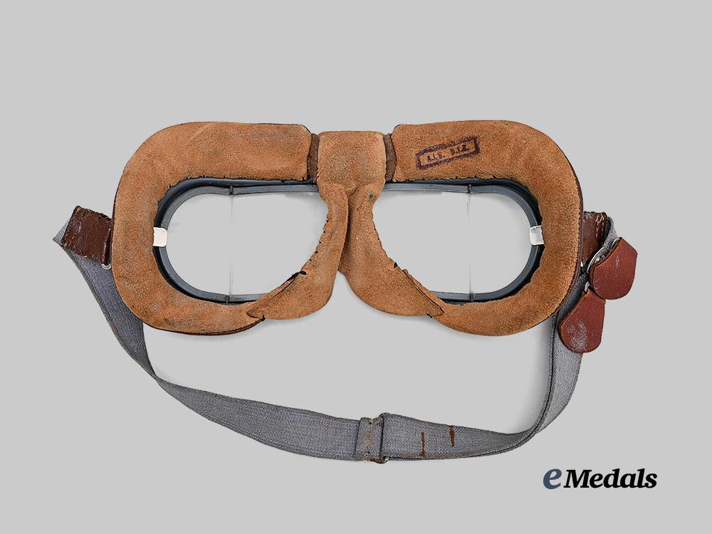 united_kingdom._a_type_c_flying_helmet_with_e_medals__g_b8549_11