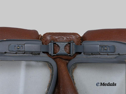 united_kingdom._a_type_c_flying_helmet_with_e_medals__g_b8549_13