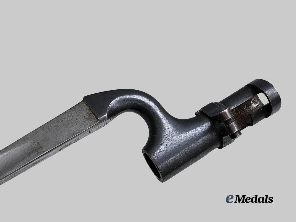 united_kingdom._a_martini_henry_pattern1876_socket_bayonet_e_medals__g_b8556_7