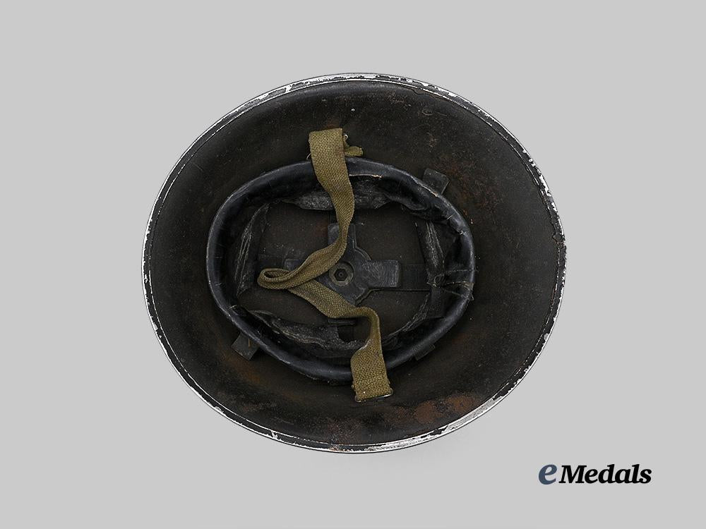 united_kingdom._a_mk_i_i_i_combat_helmet_to_the_royal_artillery_by_fisher&_ludlow_ltd_c.1943_e_medals__g_b8559_7