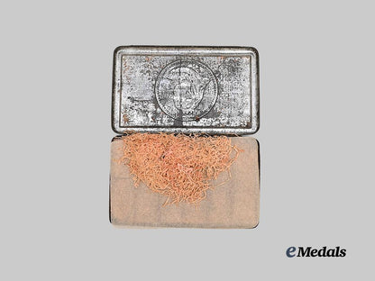 united_kingdom._a_boer_war_chocolate_tin,_complete_with_original_chocolate,1900_e_medals__g_b8560_3