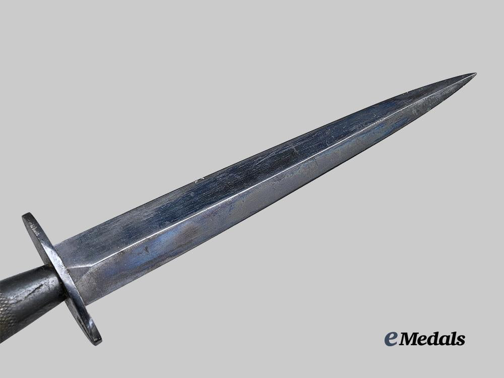 united_kingdom._a_i_i_i_pattern_fairbairn_sykes_fighting_knife_e_medals__g_b8561_8