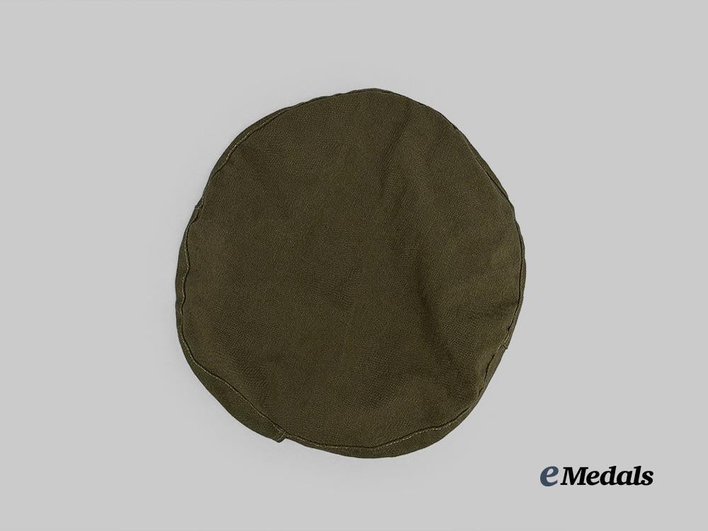 united_kingdom._a_lot_of_three_royal_navy_officer's_cap_covers_e_medals__g_b8567_7