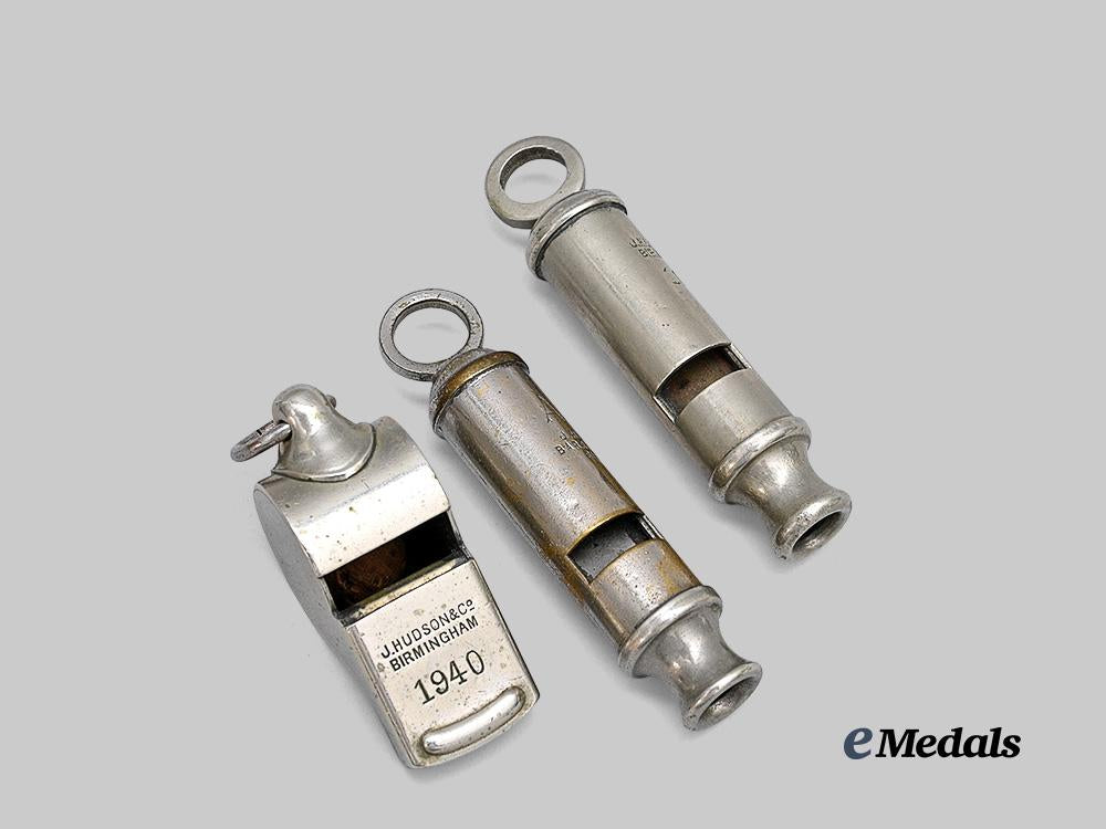 united_kingdom._a_lot_of_three_second_war_whistles_e_medals__g_b8571_2