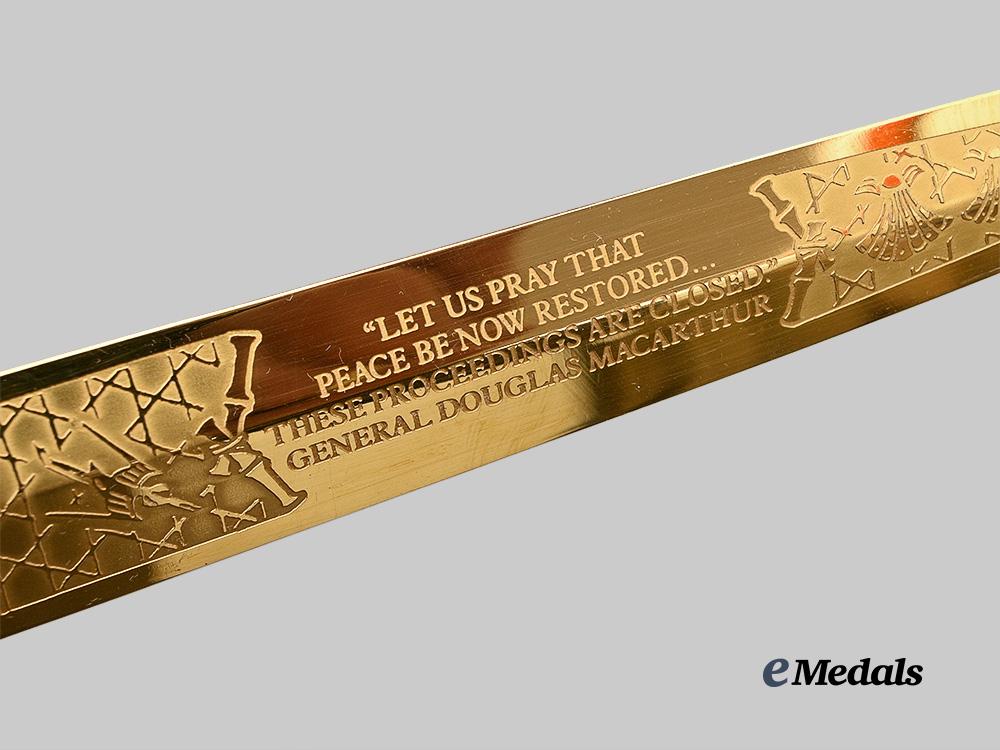 united_kingdom._a_commemorative_commando_knife,"_the_invasion_of_the_solomons"_e_medals__g_b8598_12