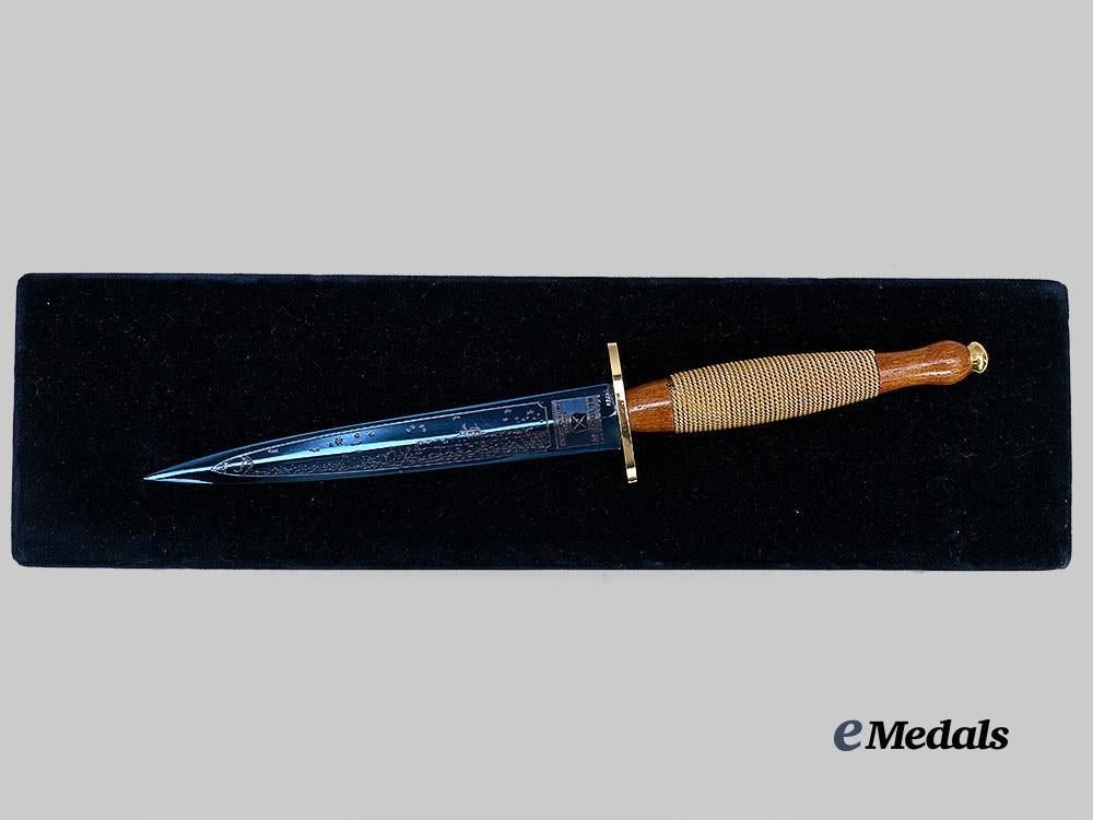 united_kingdom._a_commemorative_commando_knife,"_the_battles_of_the_coral_sea&_midway_island"_e_medals__g_b8600_6