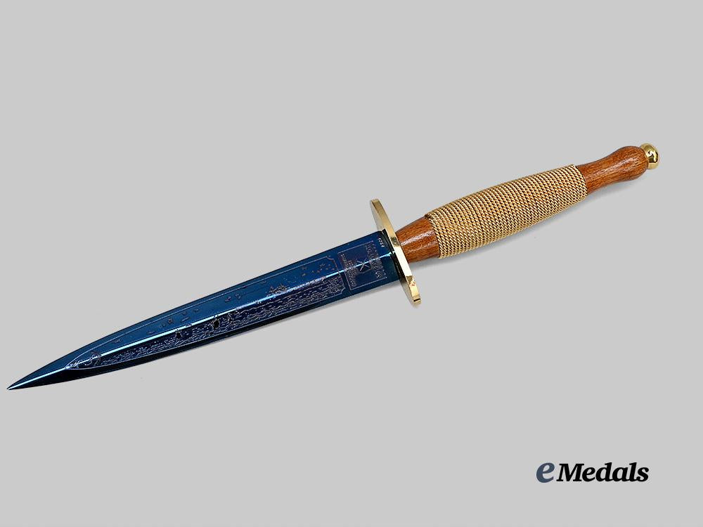 united_kingdom._a_commemorative_commando_knife,"_the_battles_of_the_coral_sea&_midway_island"_e_medals__g_b8600_7