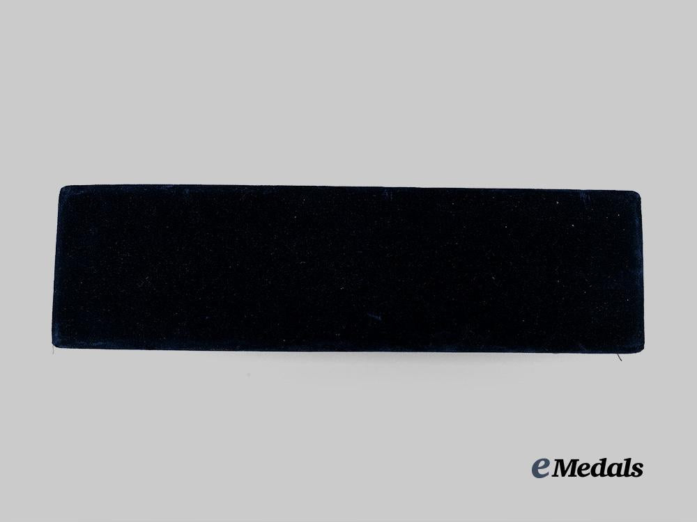 united_kingdom._a_commemorative_commando_knife,"_the_china-_burma-_india_air_war"_e_medals__g_b8601_2