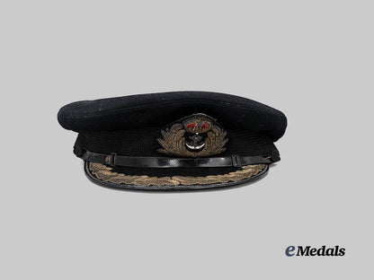 united_kingdom._an_early_war_royal_navy_captain's_visor,_c.1940_e_medals__g_b8611_2
