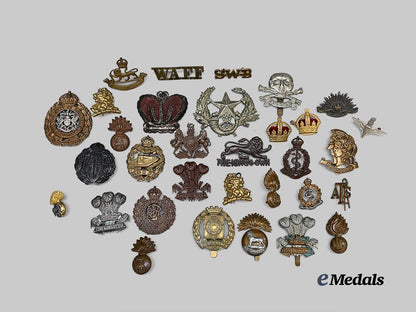 united_kingdom._a_lot_of_thirty-three_badges&_insiginia_e_medals__g_b8630_2
