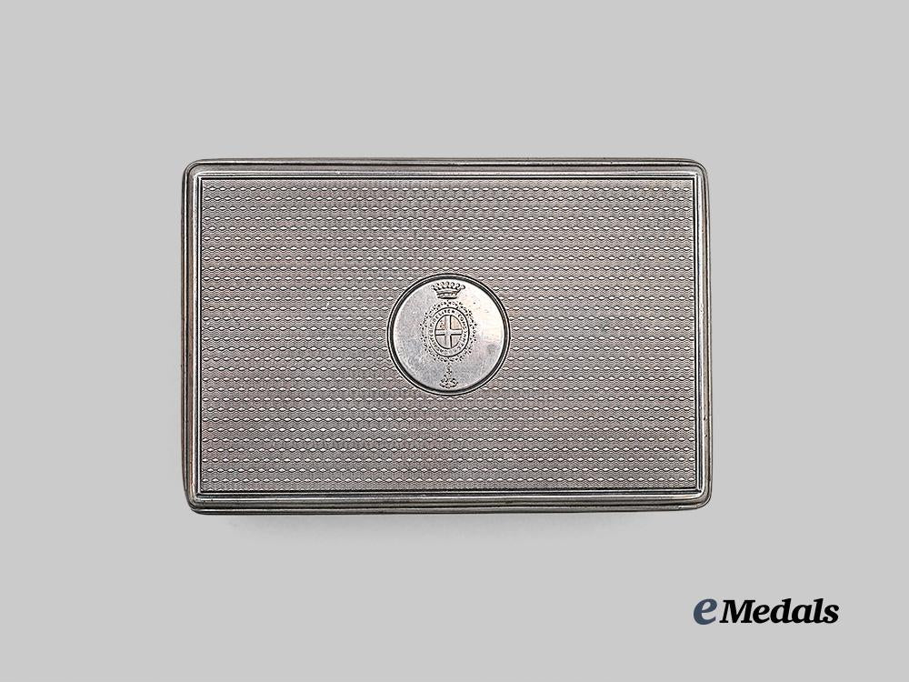 united_kingdom._a_silver_snuff_box,_by_j._ivings,1851_e_medals__g_b8654_2