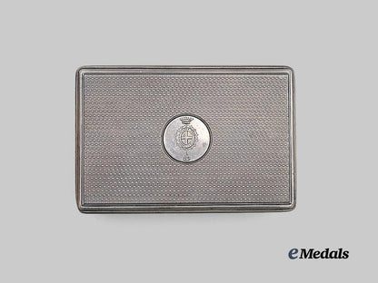 united_kingdom._a_silver_snuff_box,_by_j._ivings,1851_e_medals__g_b8654_2