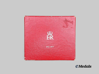 canada,_commonwealth._a_queen_elizabeth_i_i_silver_jubilee_medal,_for_ladies,_in_case_e_medals__g_b8658_2