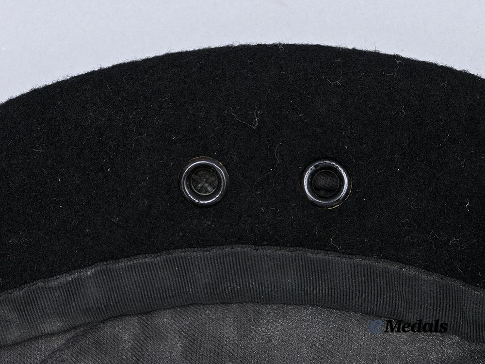 united_kingdom._a_tank_regiment_officer's_beret_e_medals__g_b8670_5