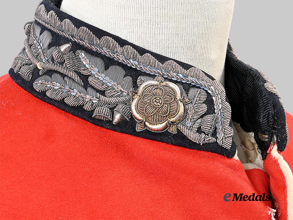 united_kingdom._an_east_lancashire_regiment_scarlet_officer's_dress_tunic,_c.1881_e_medals__g_b8677_10