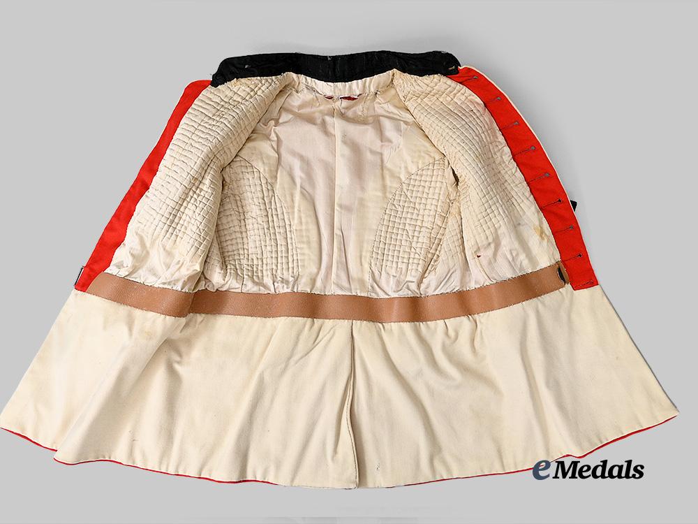 united_kingdom._an_east_lancashire_regiment_scarlet_officer's_dress_tunic,_c.1881_e_medals__g_b8677_11