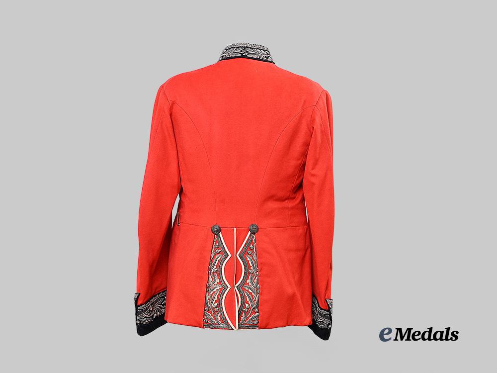 united_kingdom._an_east_lancashire_regiment_scarlet_officer's_dress_tunic,_c.1881_e_medals__g_b8677_7
