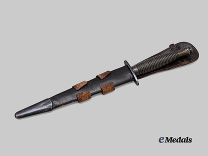 united_kingdom._a_wilkinson_third_pattern_fairbairn_sykes_fighting_knife_e_medals__g_b8694_2