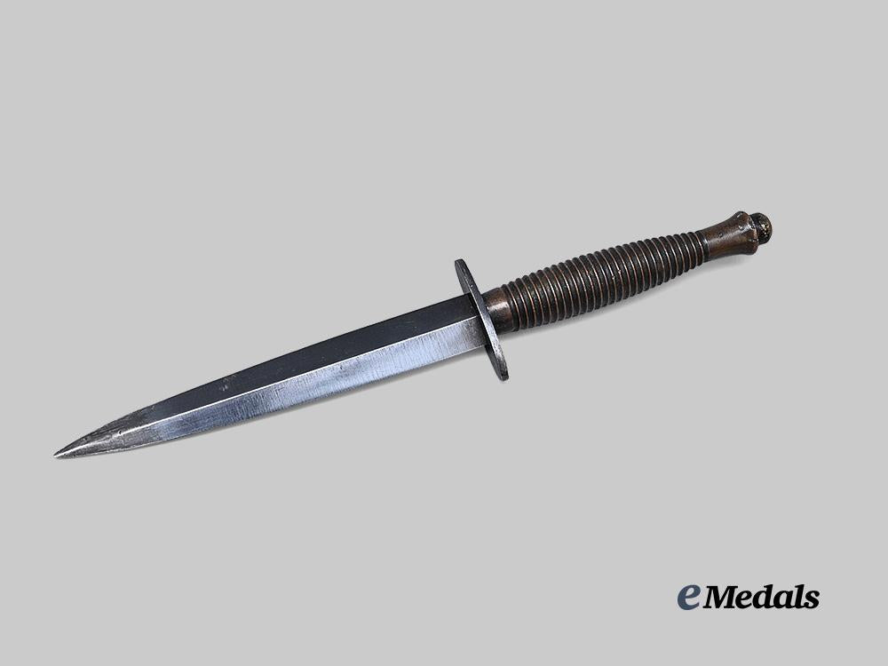 united_kingdom._a_wilkinson_third_pattern_fairbairn_sykes_fighting_knife_e_medals__g_b8694_4