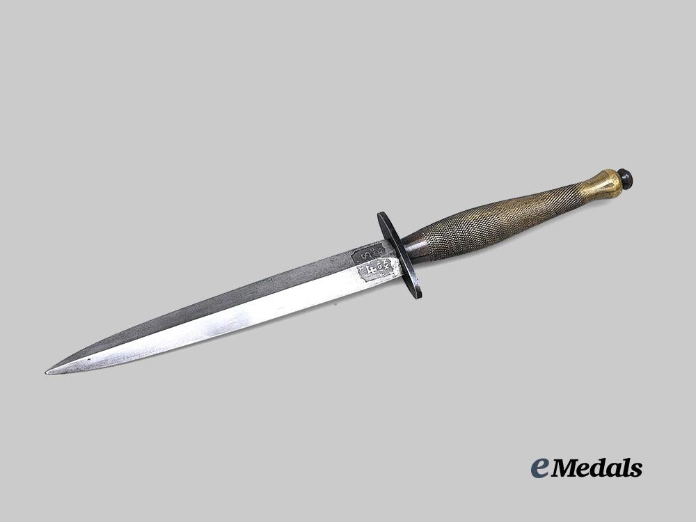 united_kingdom._a_type_i_i_i,_second_pattern_fairbairn_sykes_fighting_knife_e_medals__g_b8696_5