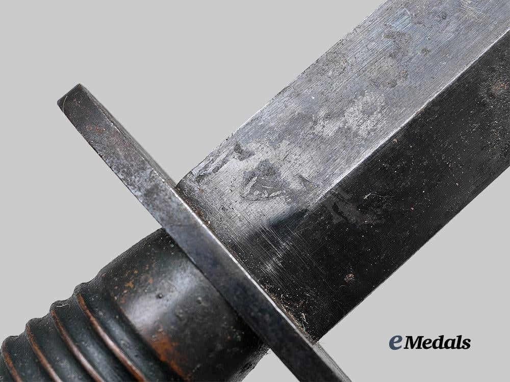 united_kingdom._a_fairbairn-_sykes_fighting_knife,_third_pattern_e_medals__g_b8698_9