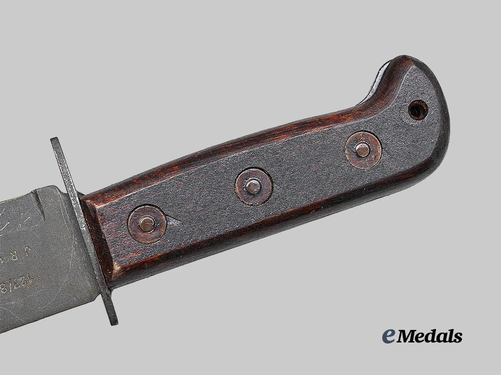 united_kingdom._a_ministry_of_defense_suvival_knife1932_e_medals__g_b8719_6