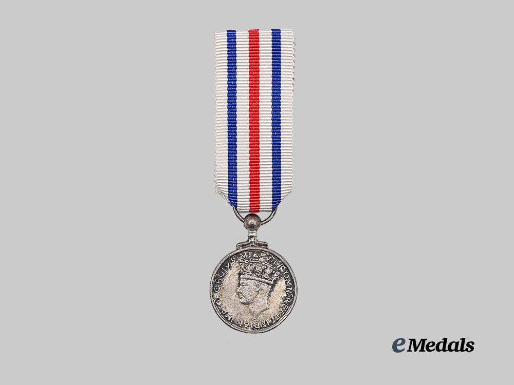 united_kingdom._a_king's_medal_for_courage,_with_miniature_e_medals__g_b8725_11