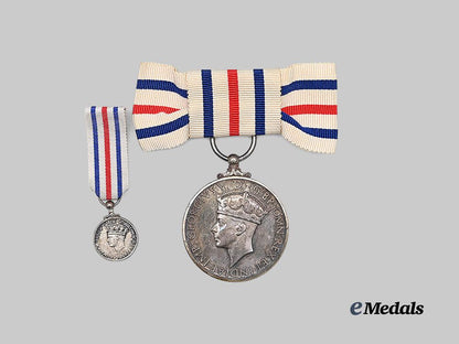 united_kingdom._a_king's_medal_for_courage,_with_miniature_e_medals__g_b8725_6